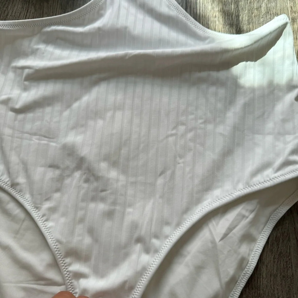 Aerie Wide Rib Cut Out Ring One Piece Swimsuit size L - Picture 9 of 11
